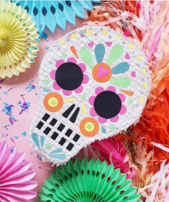 Large Spooky Central Skull Pi?ata for Halloween Party