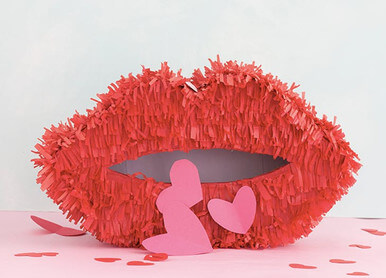 Large pinata Valentine?s Day pi?ata boxes - Image 4